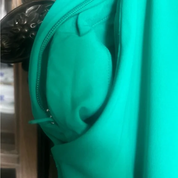 Lululemon - Picture 4 of 5